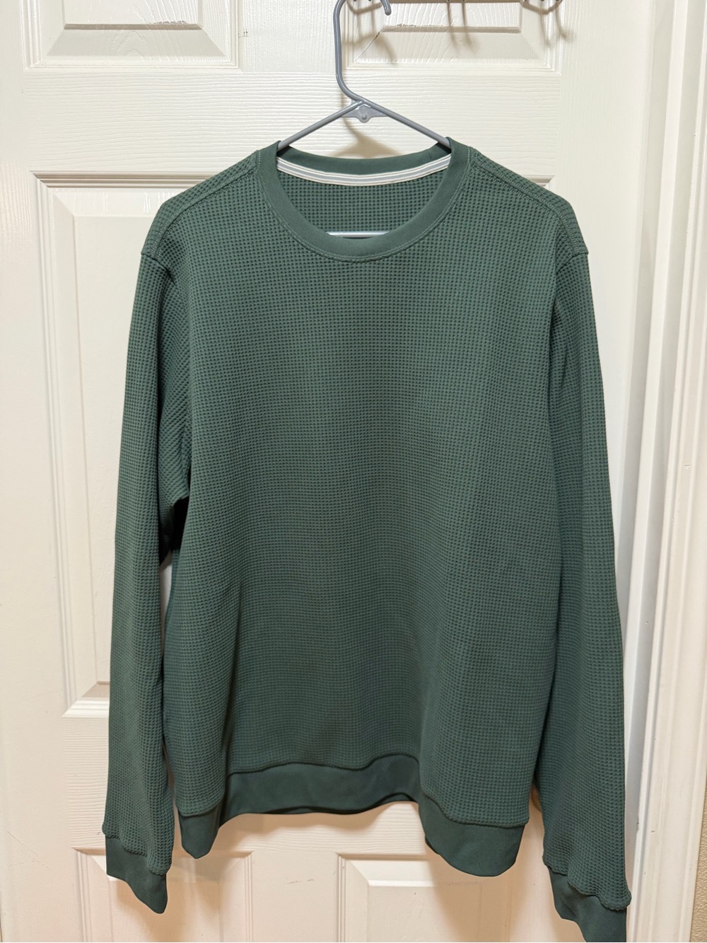 Vuori Men's Crewneck Waffle Knit Sweater - Olive Green